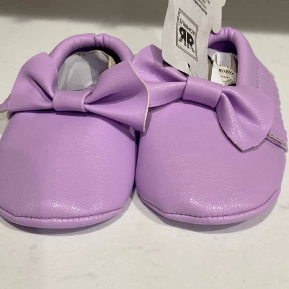 Romirus baby shoes Baby Moccasins bow fringe ๐ First Walkers NWT purple size 3 - Picture 4 of 7